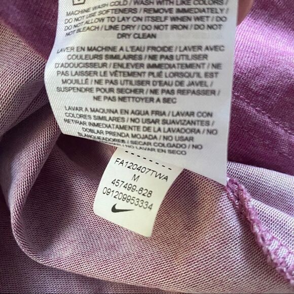 Nike Dri Fit Slim Fit Knit Long Sleeve Top EUC Medium - Picture 6 of 7